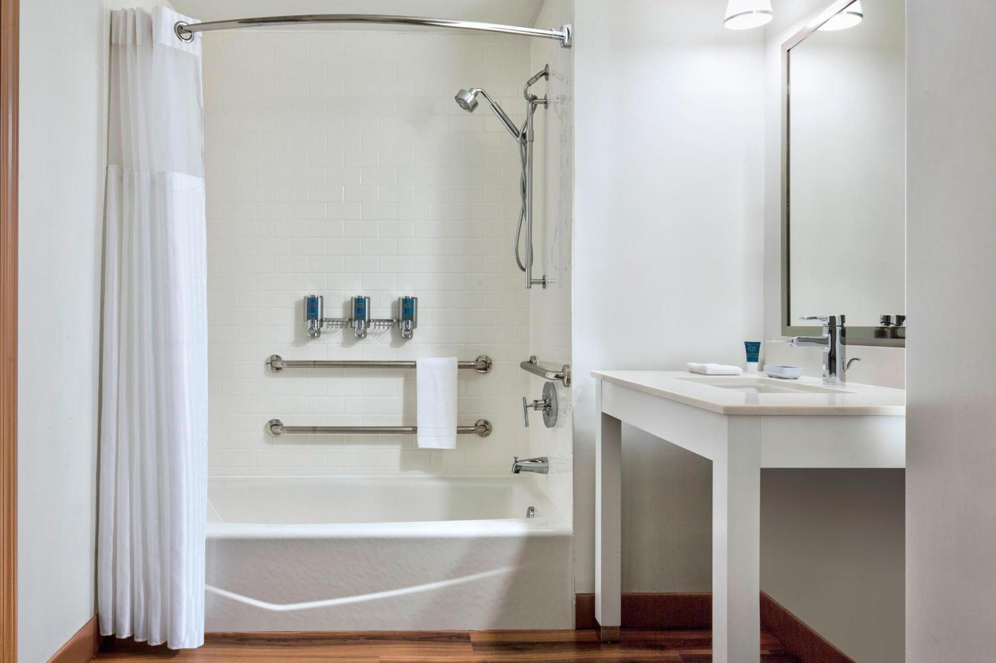 Four Points By Sheraton Dallas Worth Airport North Hotel 3*