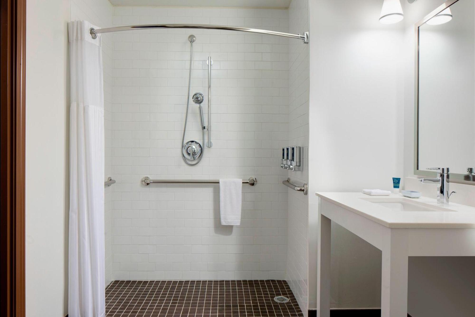 Four Points By Sheraton Dallas Worth Airport North 3*